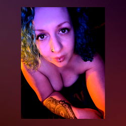 AmberInChains, a model from Onlyfans