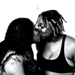 NaaeNaae 👩🏾‍❤️‍💋‍👩🏾 photo