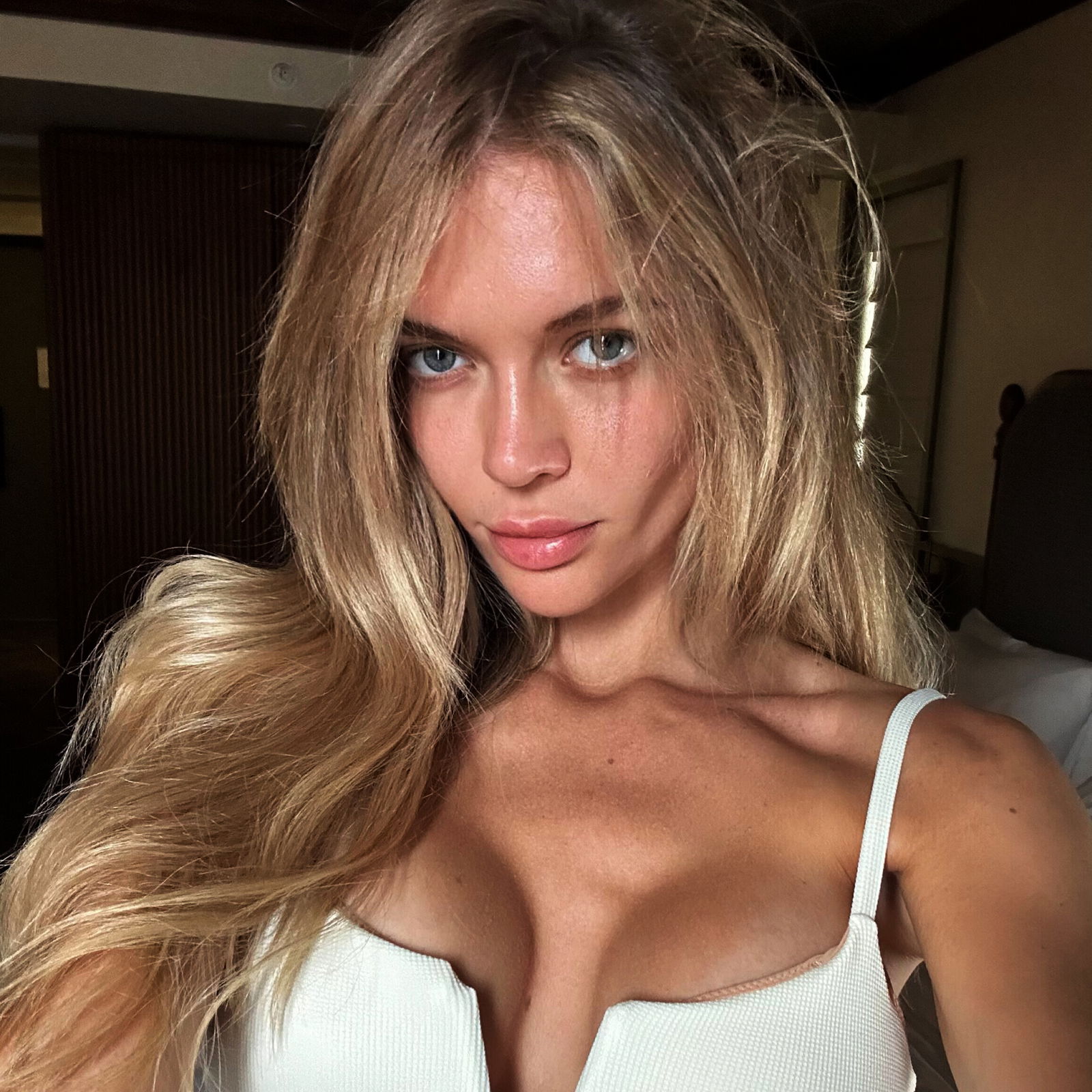 😈 Mysterious Lady  🔞 photo