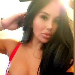 Adriana Amara, the alluring OnlyFans model from Cali to DFW and back to Cali