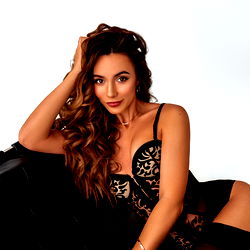 Chaturbate Model Mariarty: Elegant and Alluring