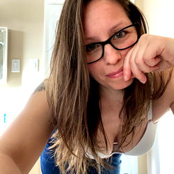 Scarlet Top 19% - OnlyFans Model