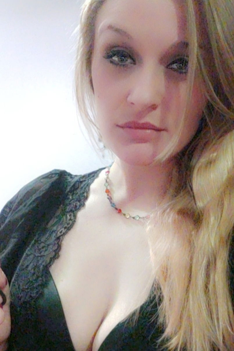 Amira Evans | Premium Content and Engagement on OnlyFans