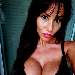 Angela 🍒 from Grocery Store