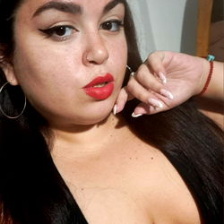 Chubby Gianna, OnlyFans model with tattoos and piercings