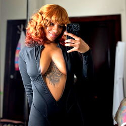 Hayze - Stylish and Confident