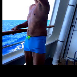 Fozziebarefree photo