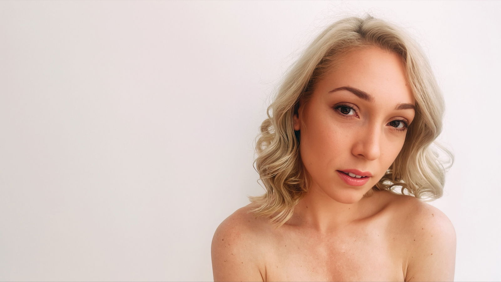 Lily LaBeau photo