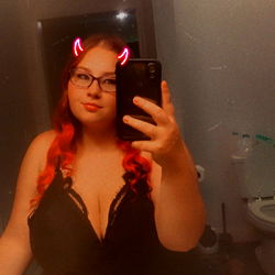 PrincessKFC23: OnlyFans Model Showcasing Style