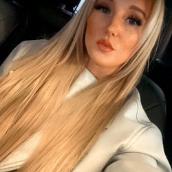 OnlyFans Model Lynsey from Berkshire,