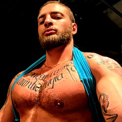 OnlyFans model Martin from Barcelona, showcasing a striking muscle build