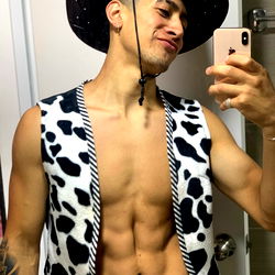 Jarry Martínez in Playful Cowboy Costume