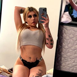 Bella - 23-Year-Old Female Model