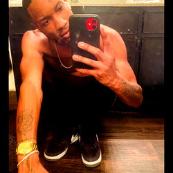 BaggQuese's Moment in the Mirror