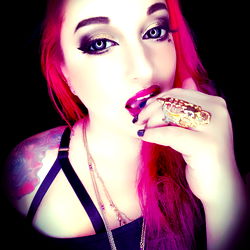 Vibrant and Elegant: A Makeup Artist from Houston, TX