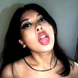 DEE - OnlyFans Model from Malaysia