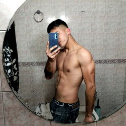 Michaell - Onlyfans Model Sharing His Fit Physique