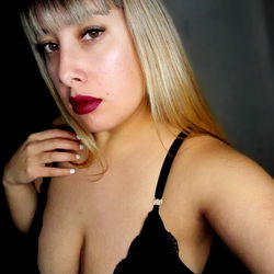 Onlyfans Model Oriana: Stunning Full Body Shot