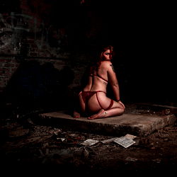 Intimate and Sensual: A Model Photoshoot in an Urban Environment