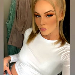 OnlyFans Naked Dancer Cali Model Selfie