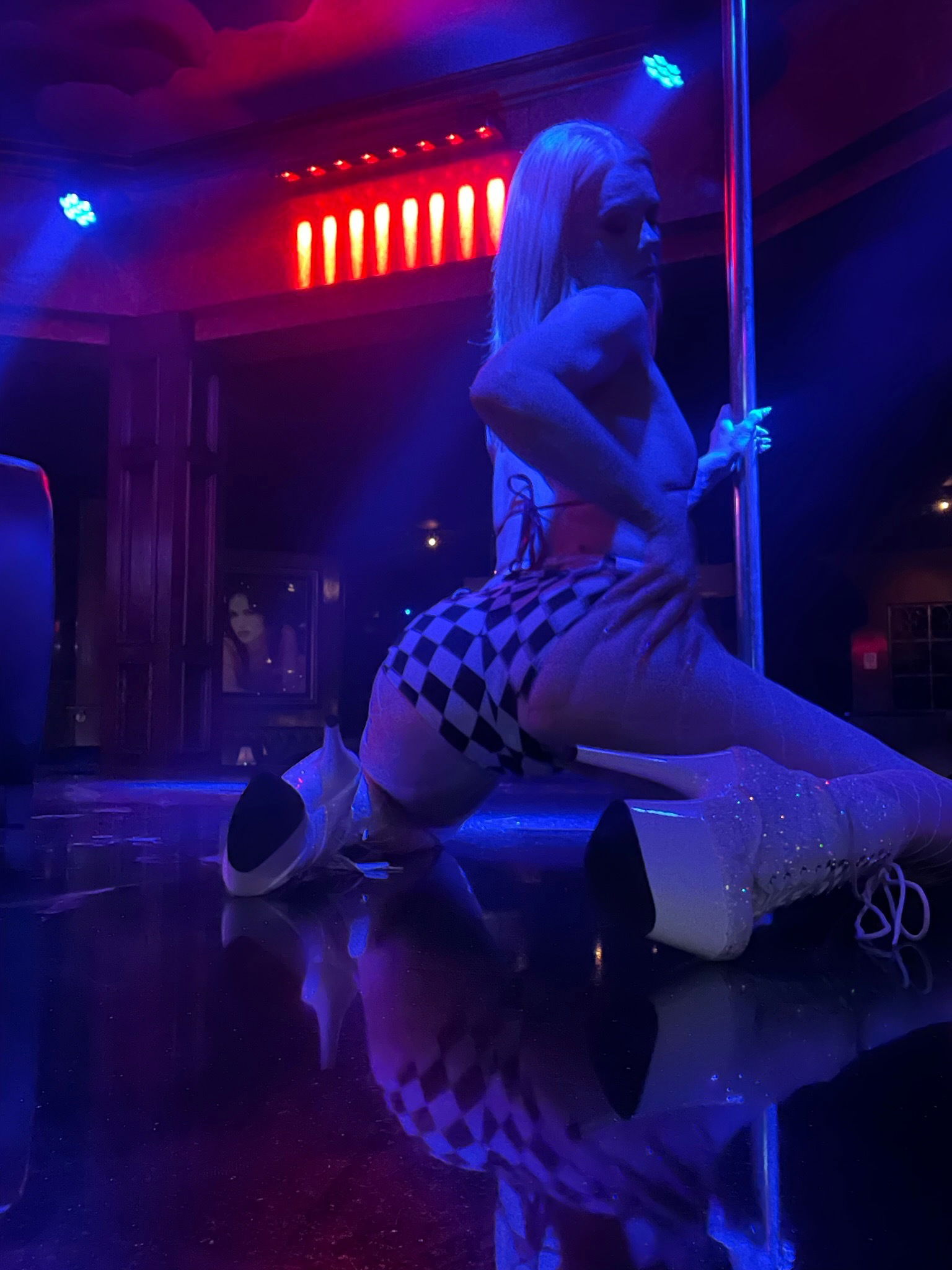 🍑 Naked Dancer 💃🏼 photo