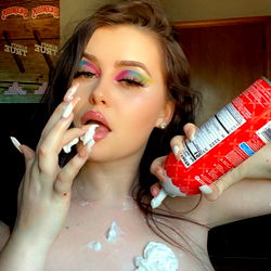 OnlyFans Model Pretty Peach with Candy and Cupcakes