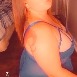 Ambixoxo, a model on OnlyFans