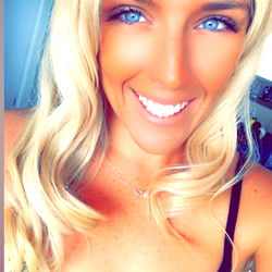 Taylaaa - 28-year-old Blonde Woman with Blue Eyes, from Townsville