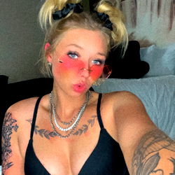 Olivia Rowlett in a Rare Moment: A Model's Day Off