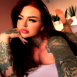 Charlie E, Onlyfans Model