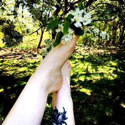 Akia Rose: A Flowery Feet Moment
