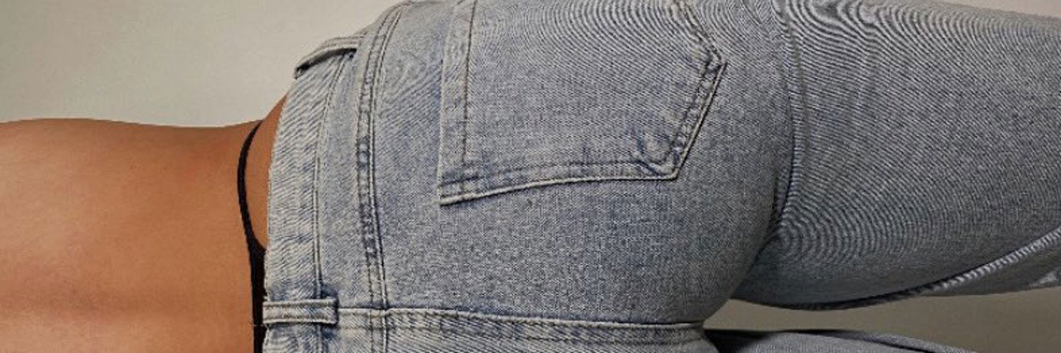 A N N I E - L O C K W O O D photo