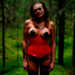 Intimate Forest Photoshoot