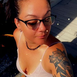 Florida-based Model Lavender Rosemary