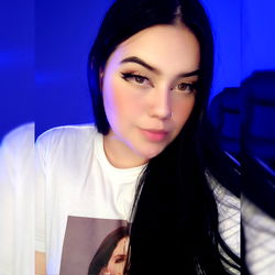 Verónica Alvarez: A Medellín Model Showcasing Style and Beauty