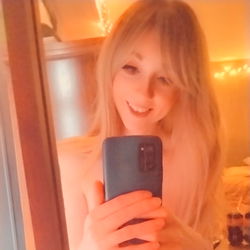 MellGotHot's OnlyFans Model Photoshoot