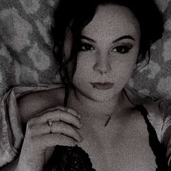 Onlyfans Model 🌼 Alex B 🌼