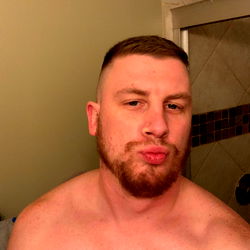 HotStuff5, the American fitness enthusiast in the gym bathroom!