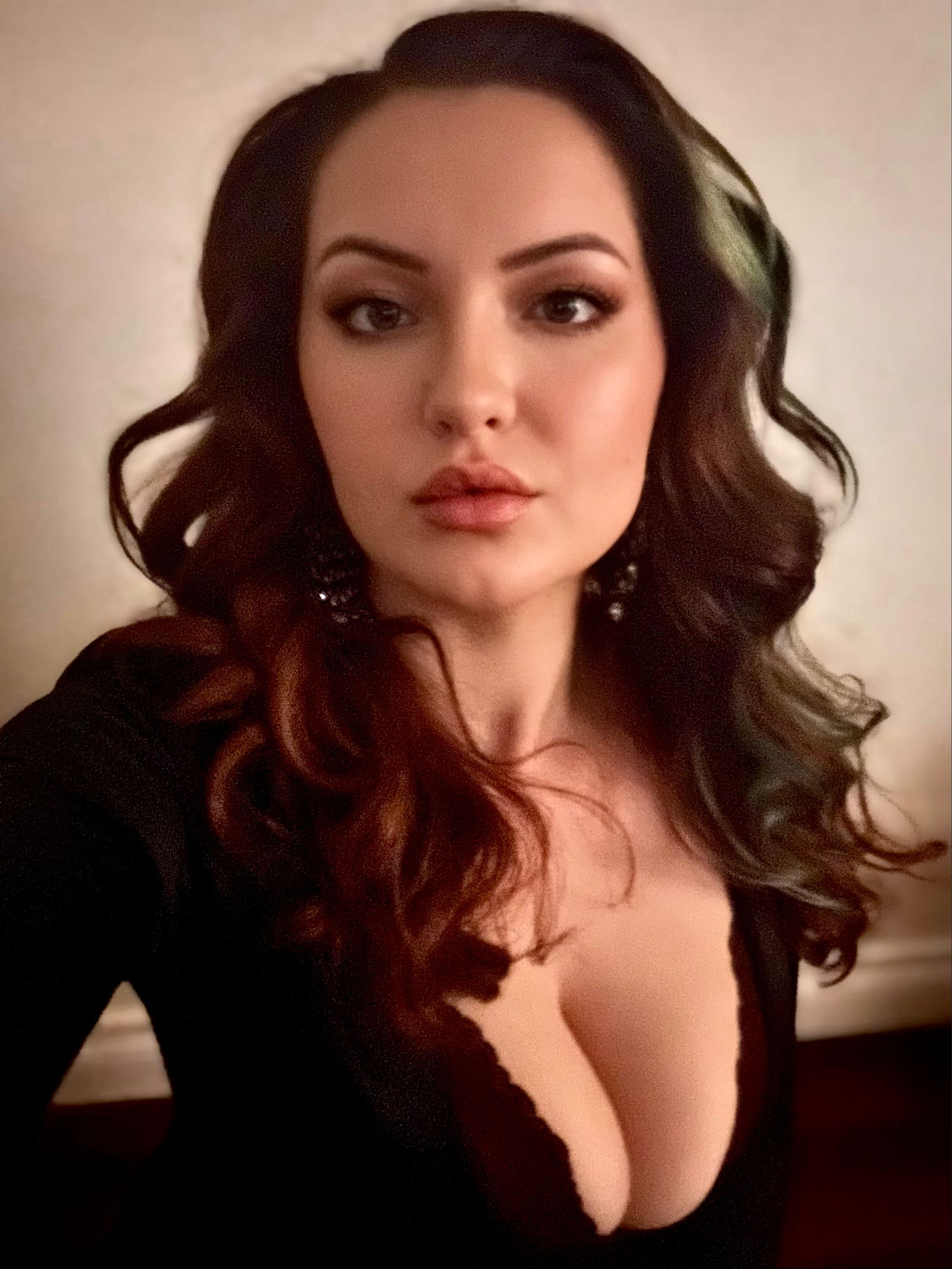 Amelia Wet-Angel: Unleash the Passionate Curves of an American Sensation