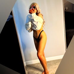 Sammi - Onlyfans Model