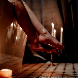 Model Arch Cutie in Bathroom