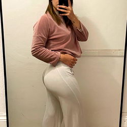 OnlyFans Model Posing in Casual Attire