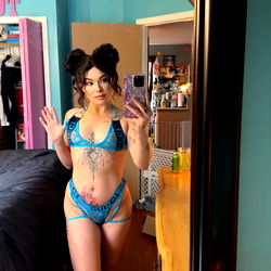 Female Onlyfans Model