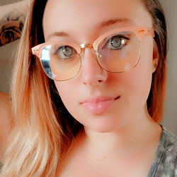 AudreyDazeexo - Vintage-Inspired Fashion Model