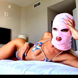 T H E  S K I  M A S K  G I R L photo