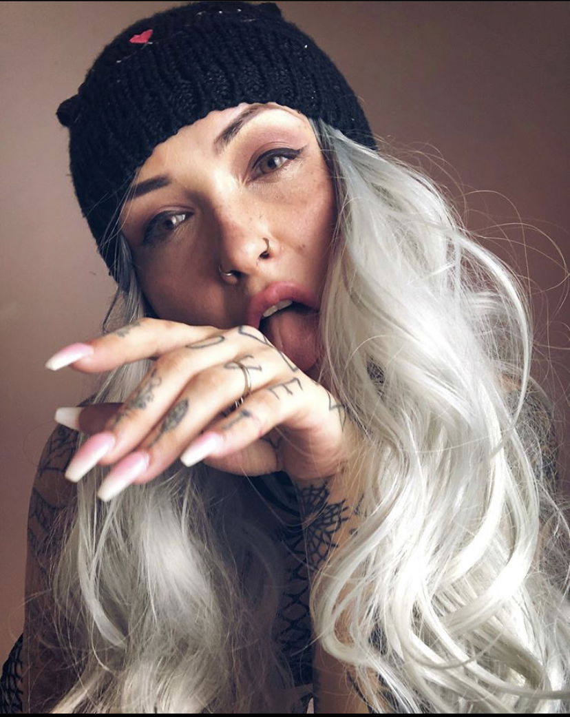 Amylipsticklou photo