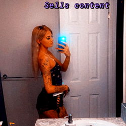 Kenzie: The Seductive Layton Model