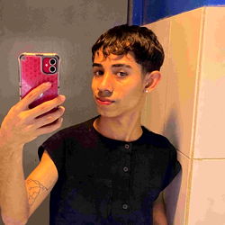 Anderson Ambla in Urban Setting