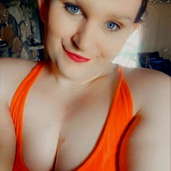 Yertilda, Iowa - OnlyFans Model