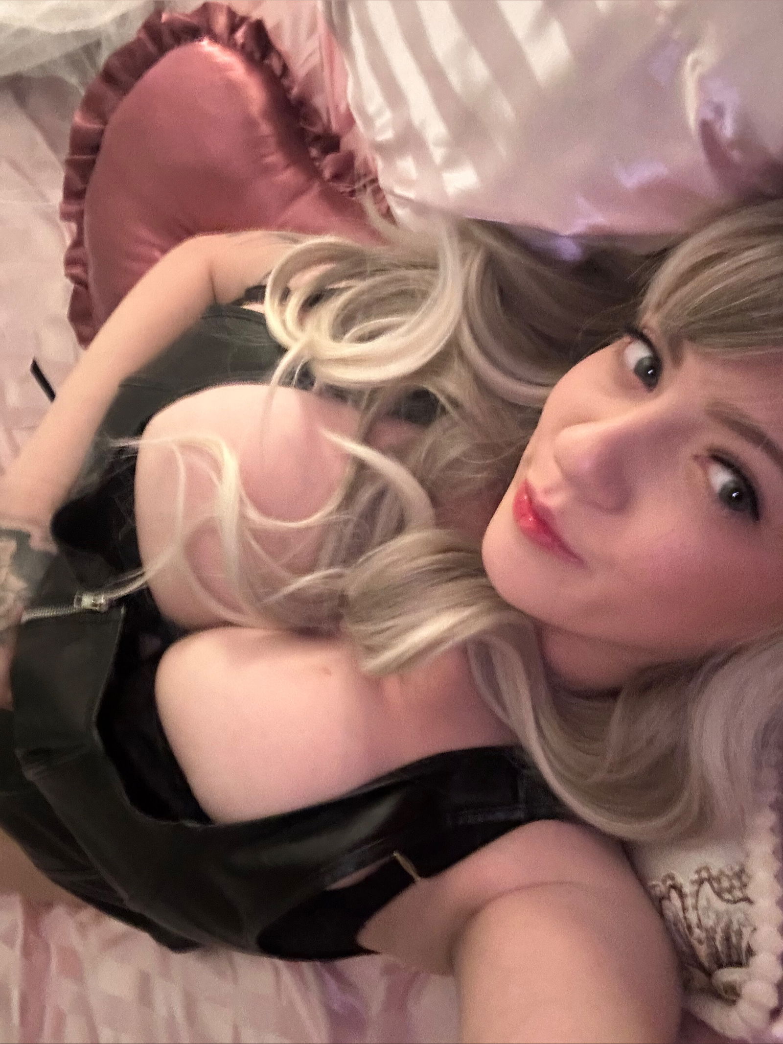 ℬack in October 🖤 photo